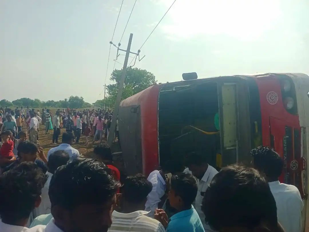 https://www.salarnews.in/public/uploads/images/newsimages/maannewsimage17062026_215144_Bus accident.jpg.jpeg